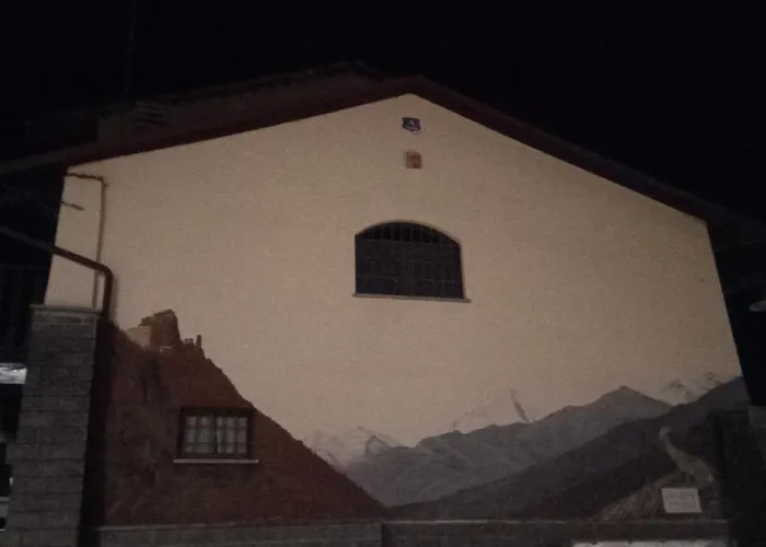 Casa del Rustico, Indipendente vista Sacra con dipinto